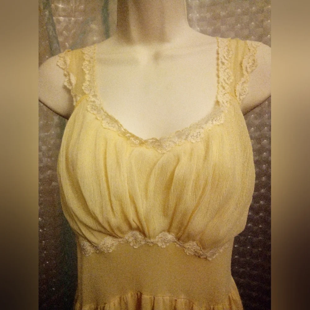 Beautiful Vintage Yellow Kayser Nightie Nightgown Size 34 Pinup Photography